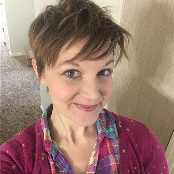 Meet your Posher, Julie - Picture 2 of 4